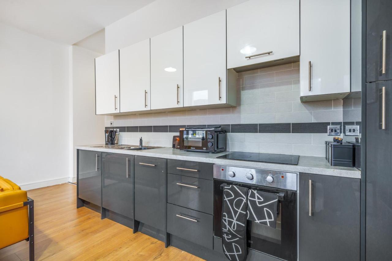 Spacious City Centre Apartment - Sleeps 8 Ліверпуль Екстер'єр фото