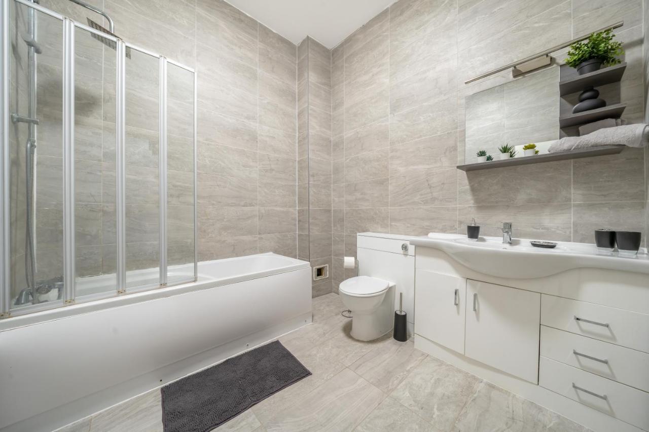 Spacious City Centre Apartment - Sleeps 8 Ліверпуль Екстер'єр фото